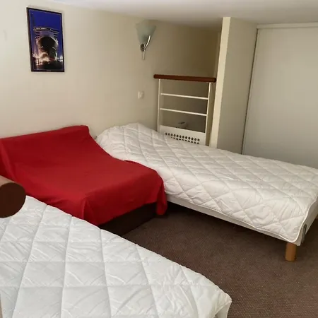 4 Pers Avec Terrasse Et Acces - Fr-1-843-3 Apartment